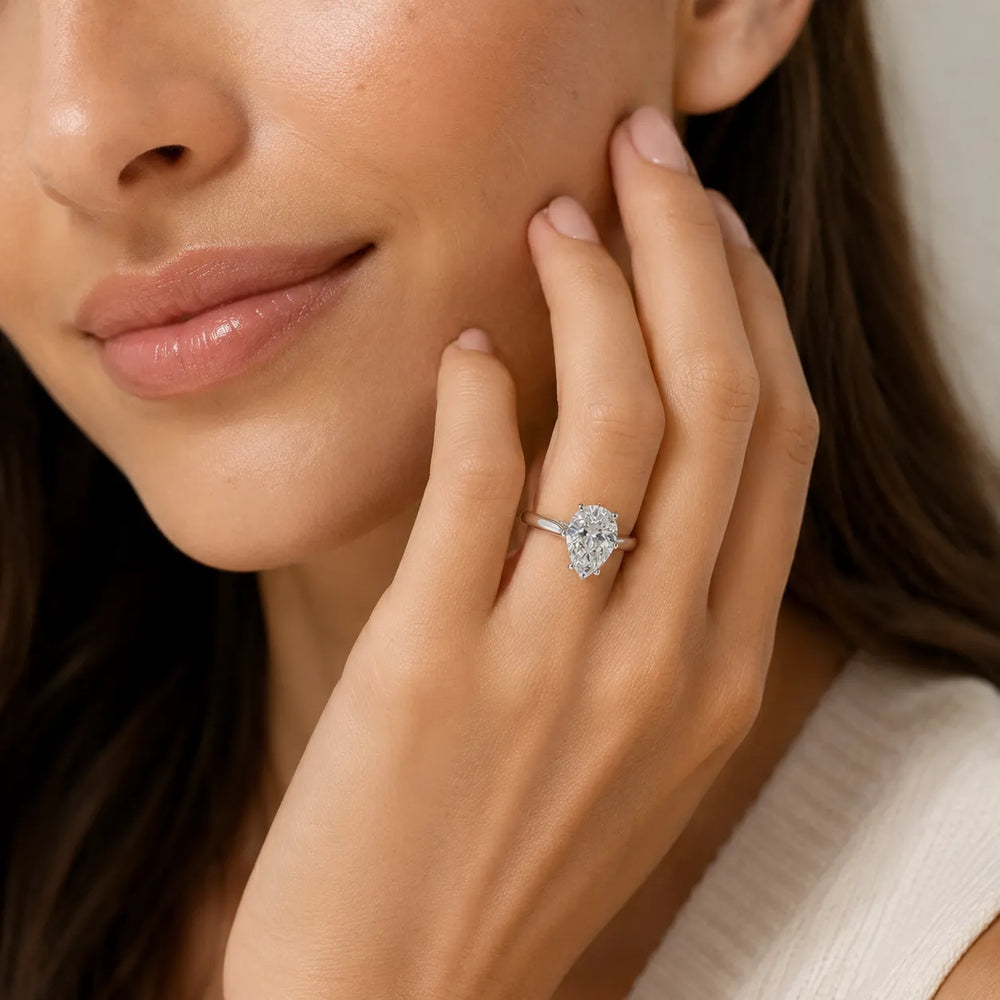 Romantic Solitaire Ring with Timeless Design