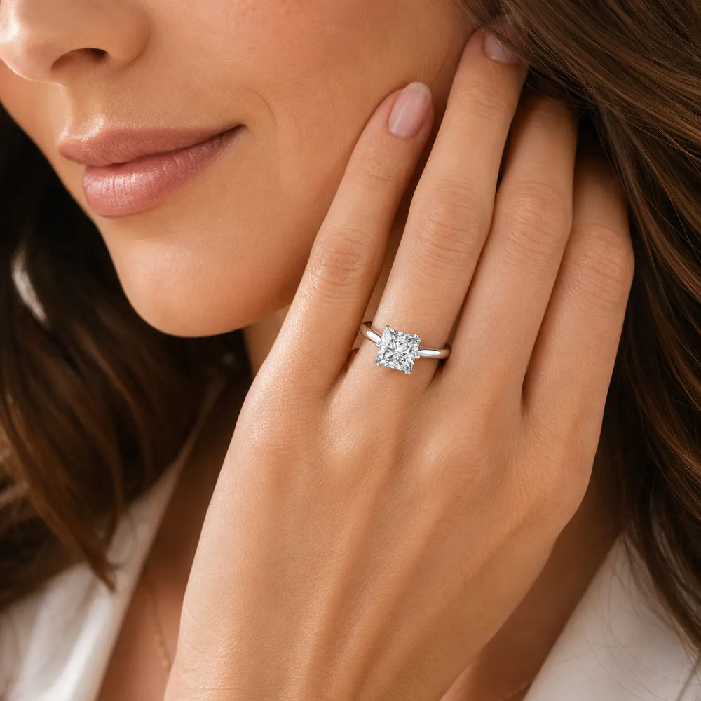 Romantic Solitaire Ring with Timeless Design