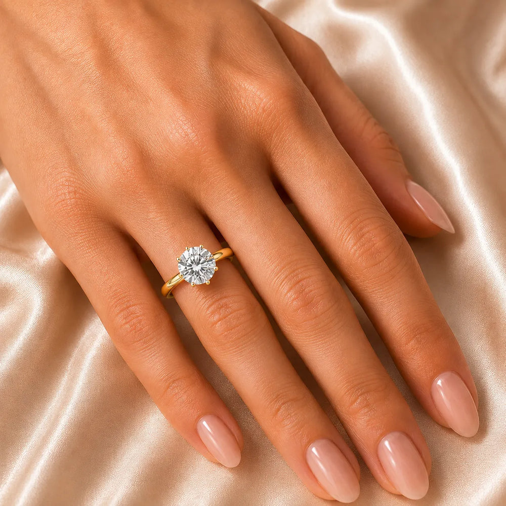 Romantic Solitaire Ring with Timeless Design