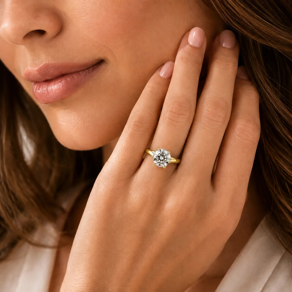 Romantic Solitaire Ring with Timeless Design