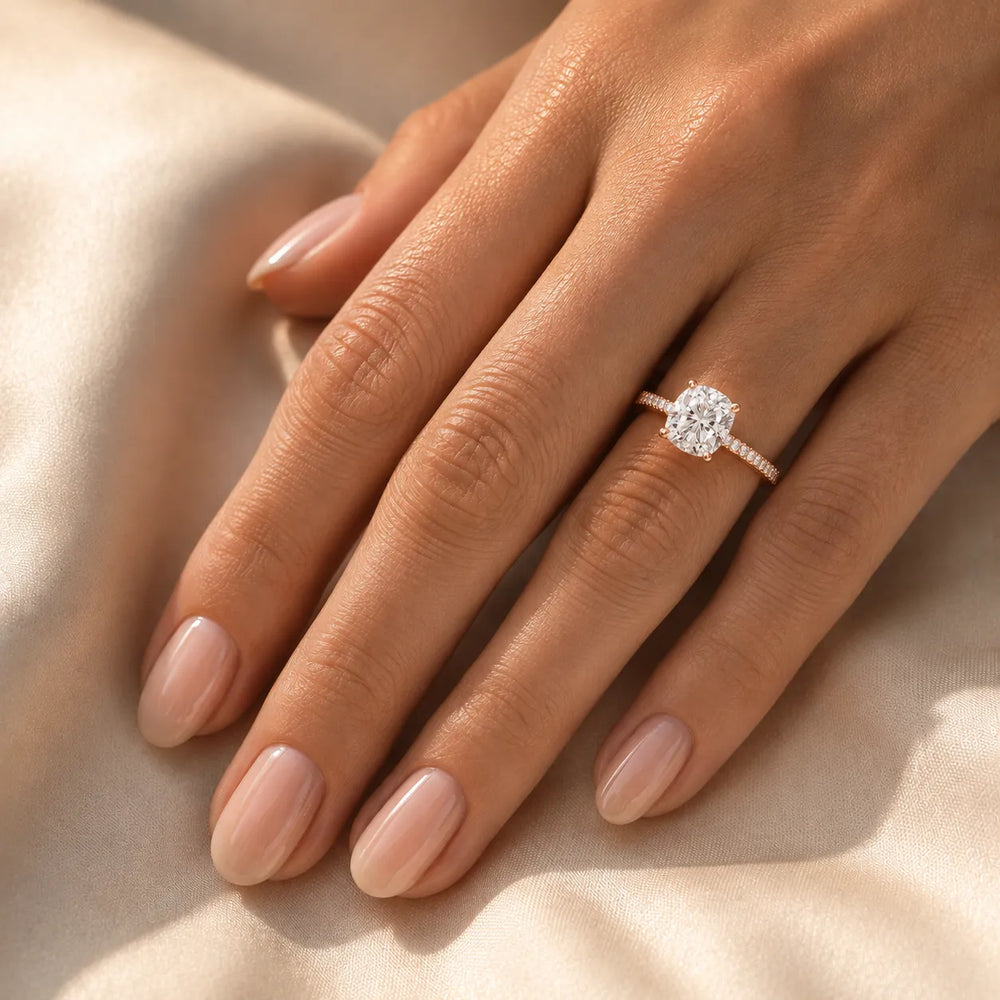 Luminous Promise Ring with Round Elegance