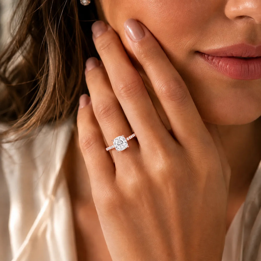 Luminous Promise Ring with Round Elegance