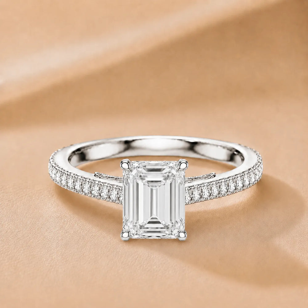 Luminous Promise Ring with Round Elegance