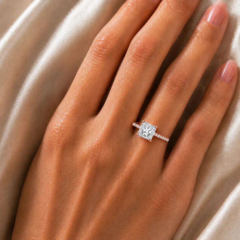 Luminous Promise Ring with Round Elegance