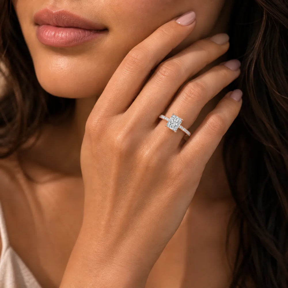 Luminous Promise Ring with Round Elegance