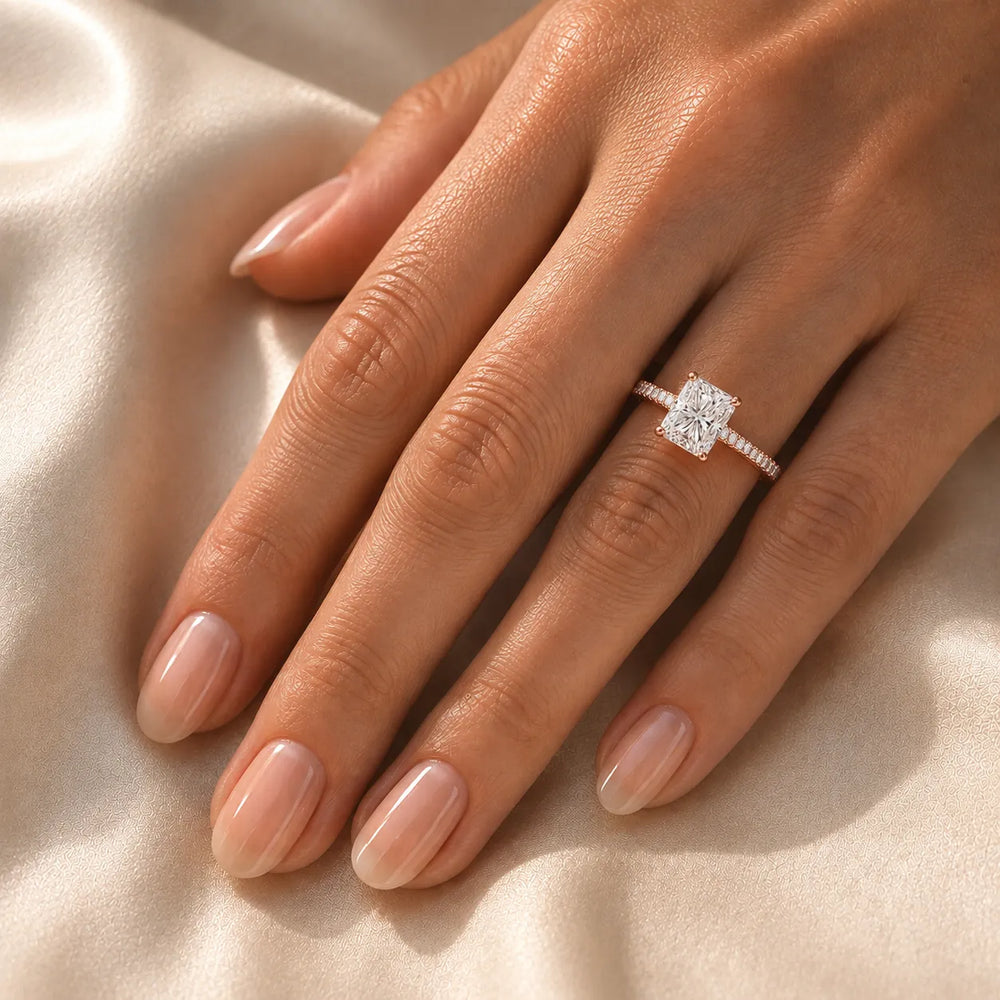 Luminous Promise Ring with Round Elegance