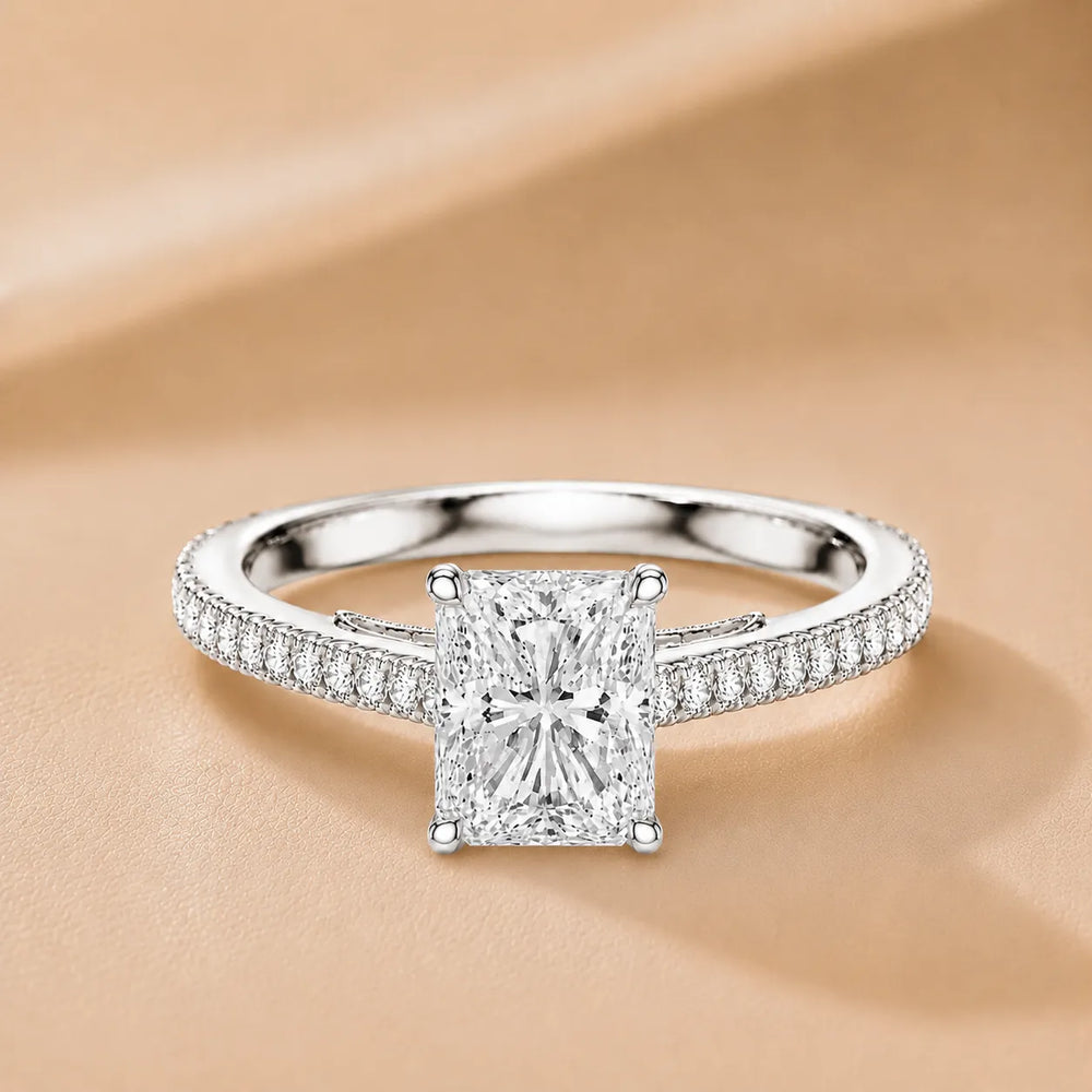 Luminous Promise Ring with Round Elegance