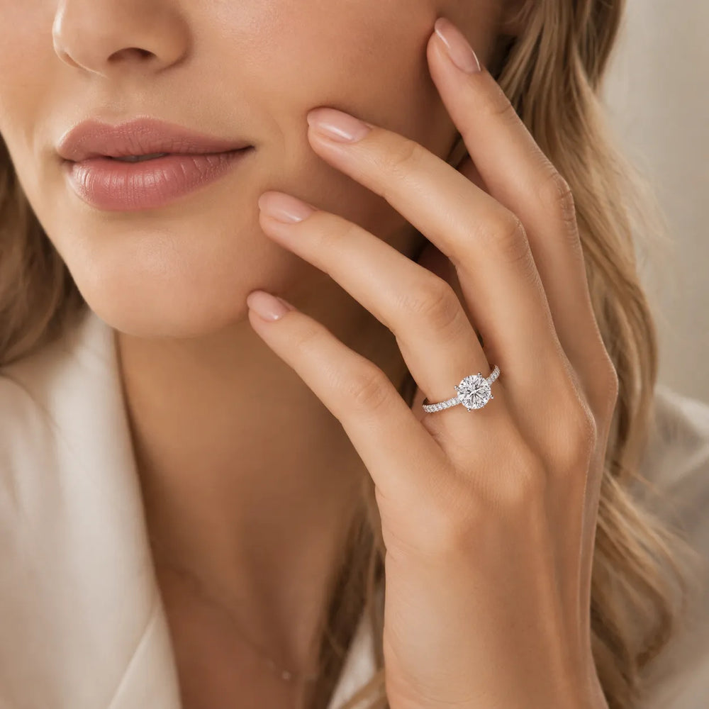 Luminous Promise Ring with Round Elegance