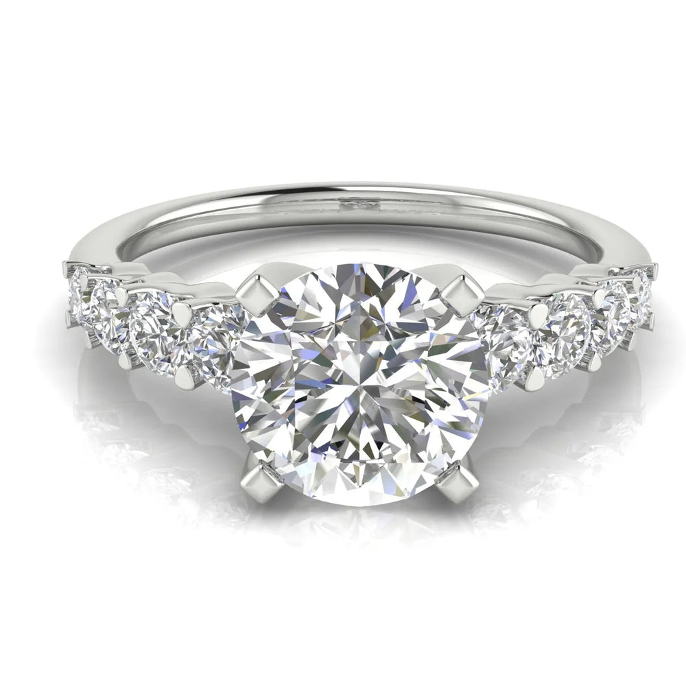 Elegant Solitaire Ring with Graduated Accent Stones – (925 Sterling Silver) – Round (925 Sterling Silver)