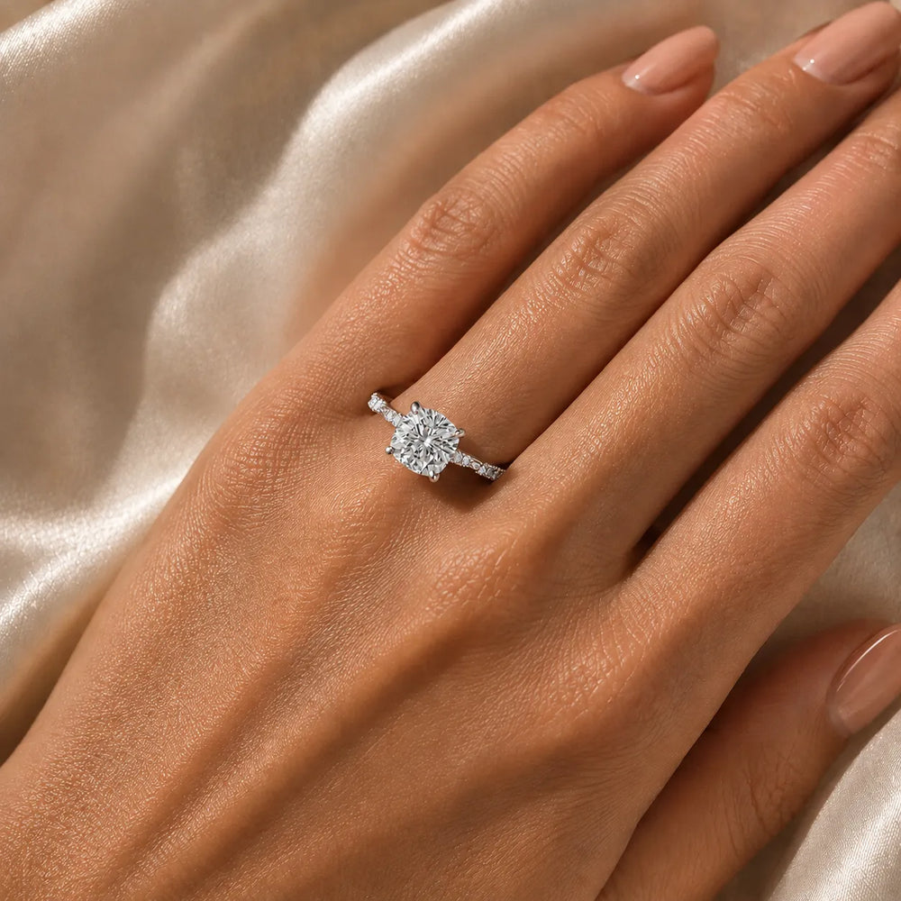 Classic Engagement Ring with Modern Luxury and Refined Beauty