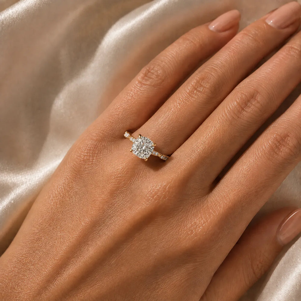Classic Engagement Ring with Modern Luxury and Refined Beauty