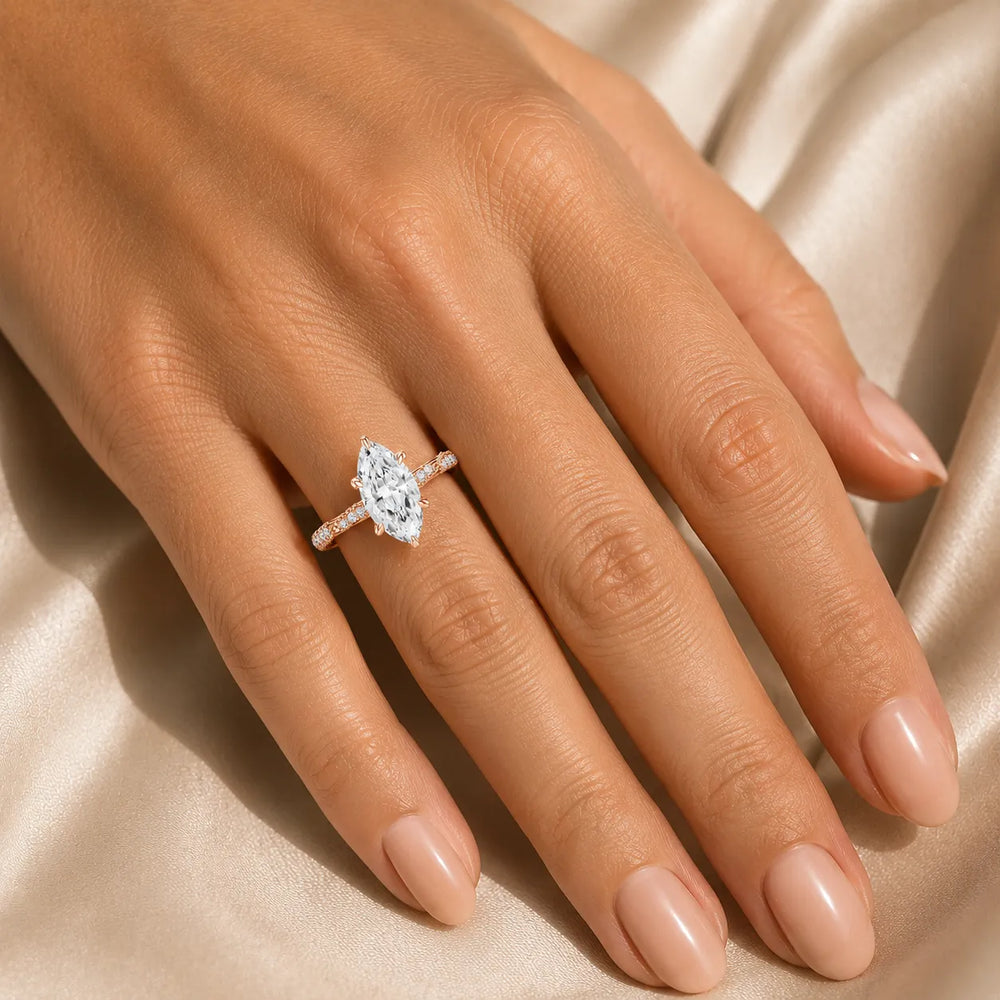 Classic Engagement Ring with Modern Luxury and Refined Beauty