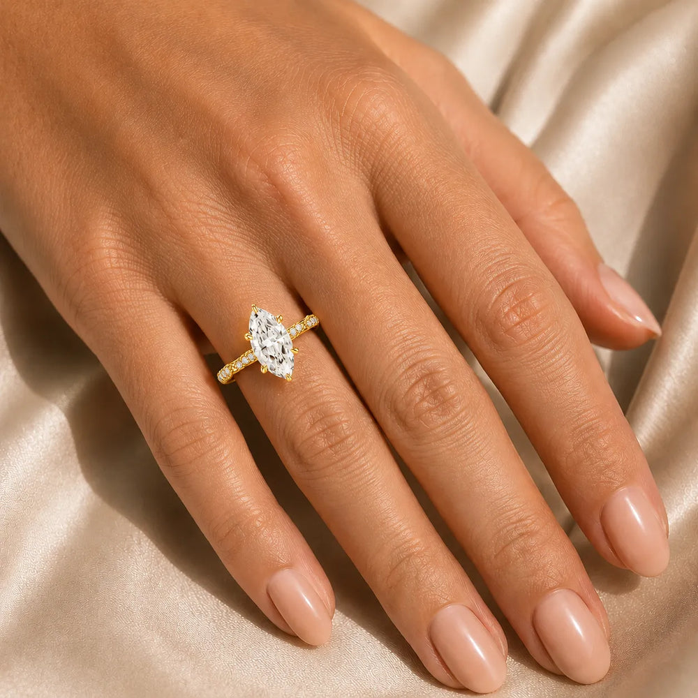 Classic Engagement Ring with Modern Luxury and Refined Beauty