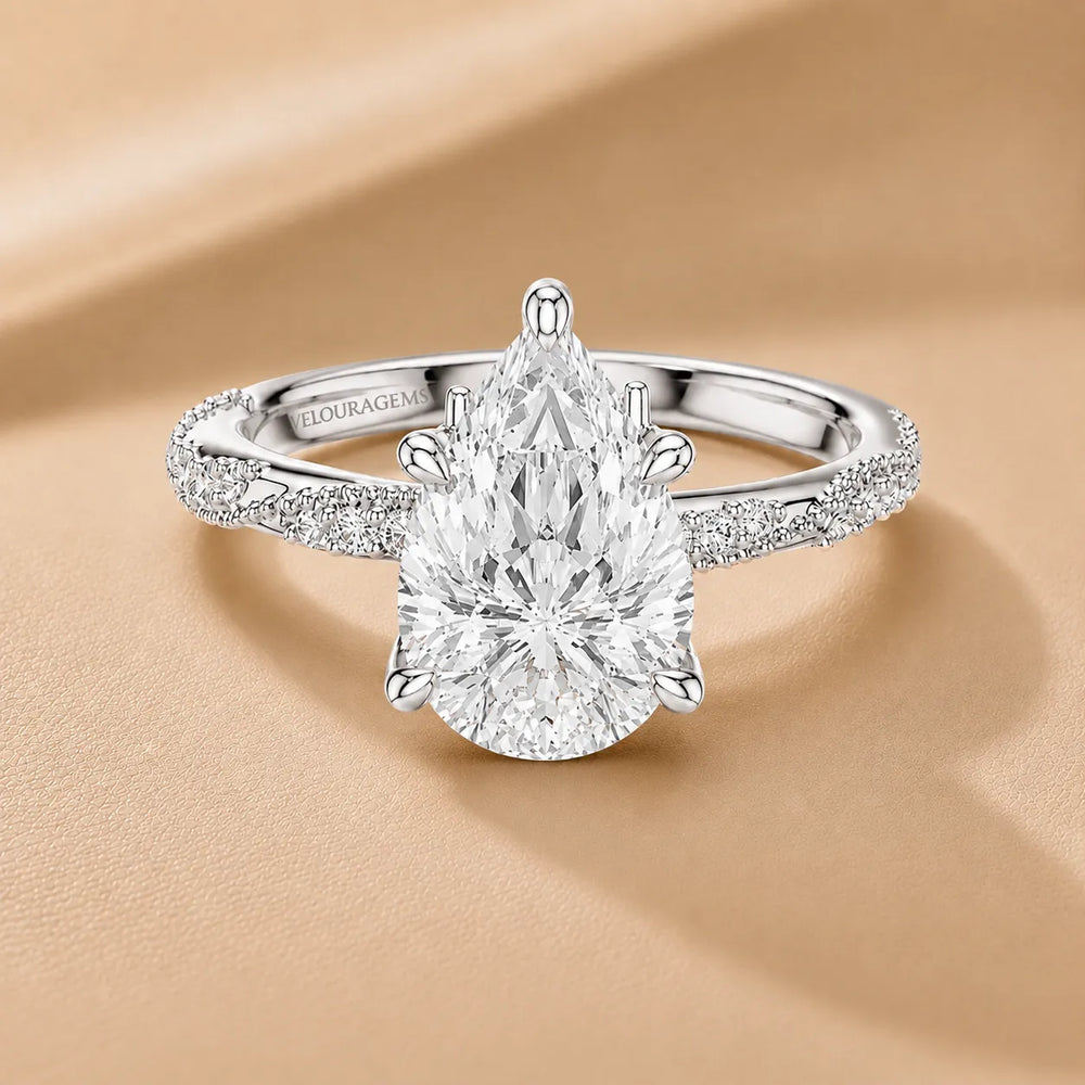 Classic Engagement Ring with Modern Luxury and Refined Beauty