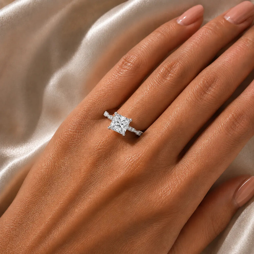 Classic Engagement Ring with Modern Luxury and Refined Beauty