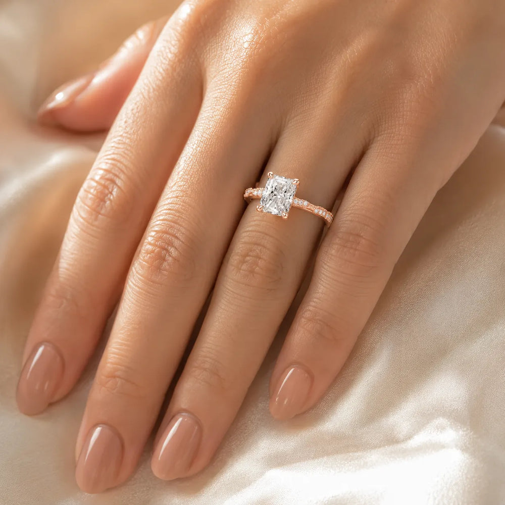 Classic Engagement Ring with Modern Luxury and Refined Beauty