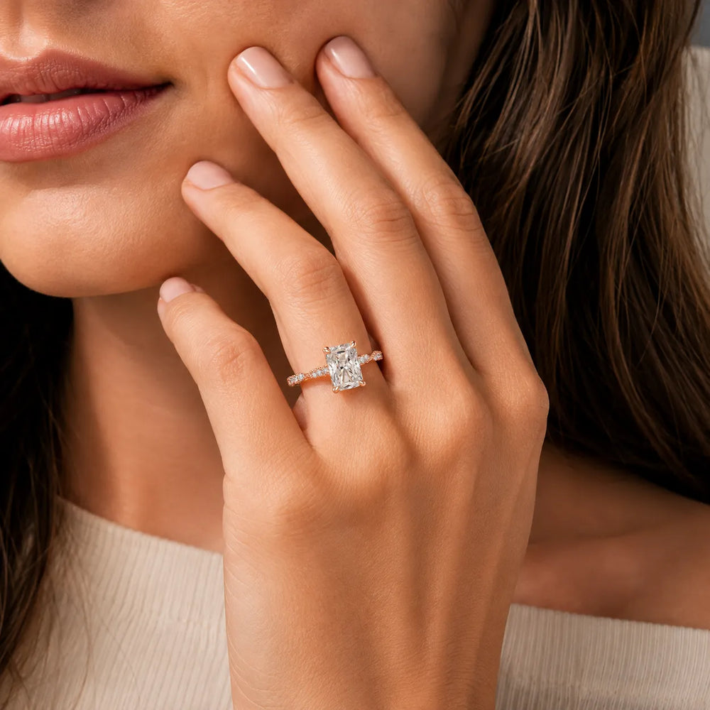 Classic Engagement Ring with Modern Luxury and Refined Beauty