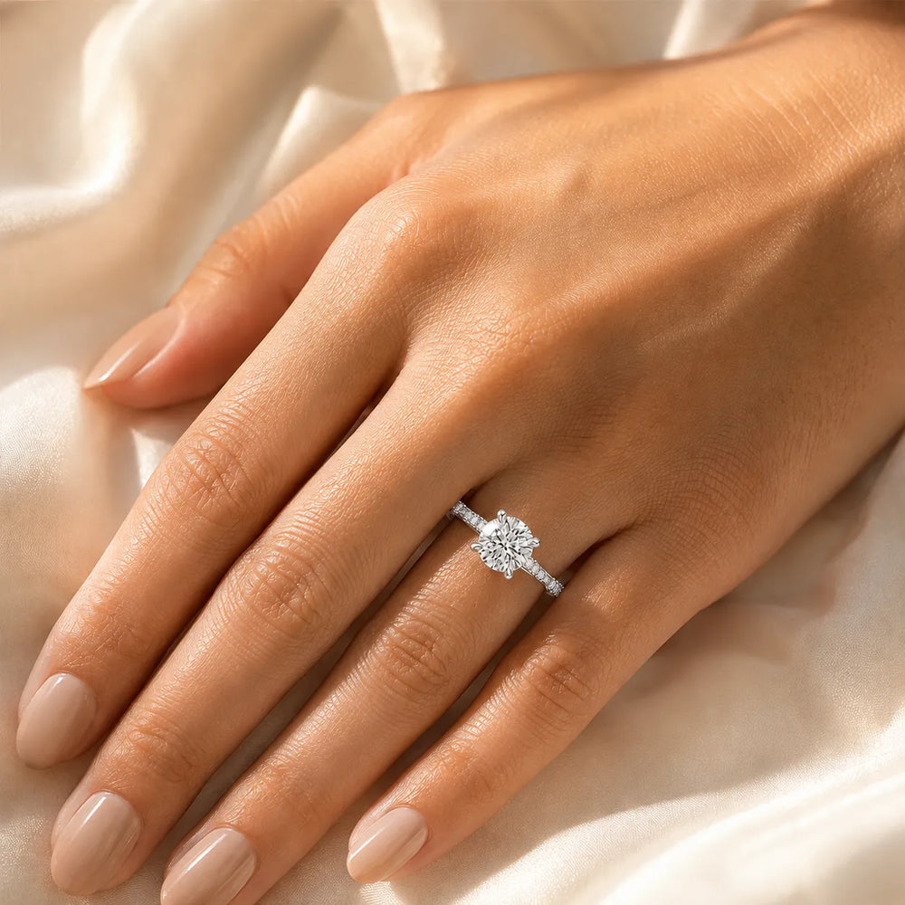 Classic Engagement Ring with Modern Luxury and Refined Beauty