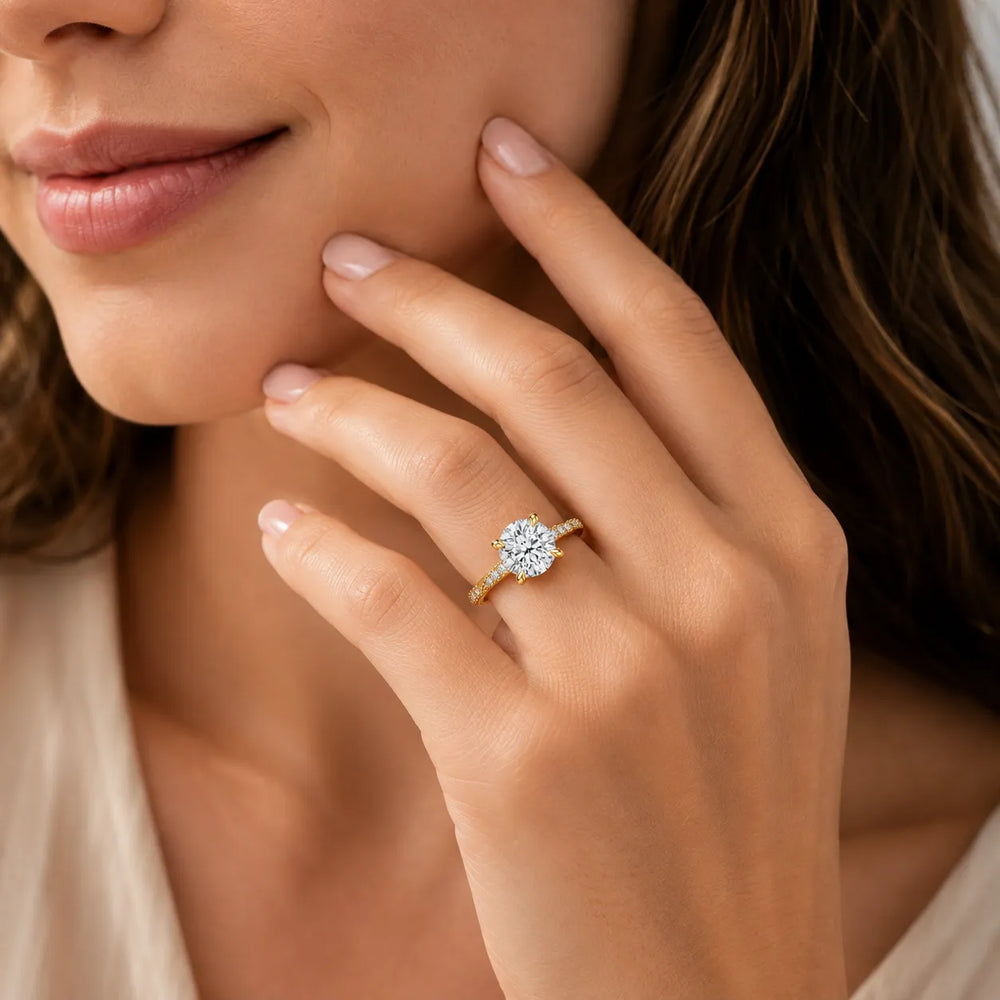 Classic Engagement Ring with Modern Luxury and Refined Beauty