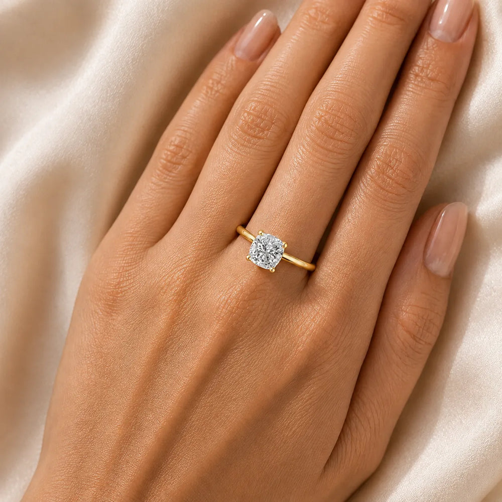 Romantic Solitaire Ring with Classic Setting