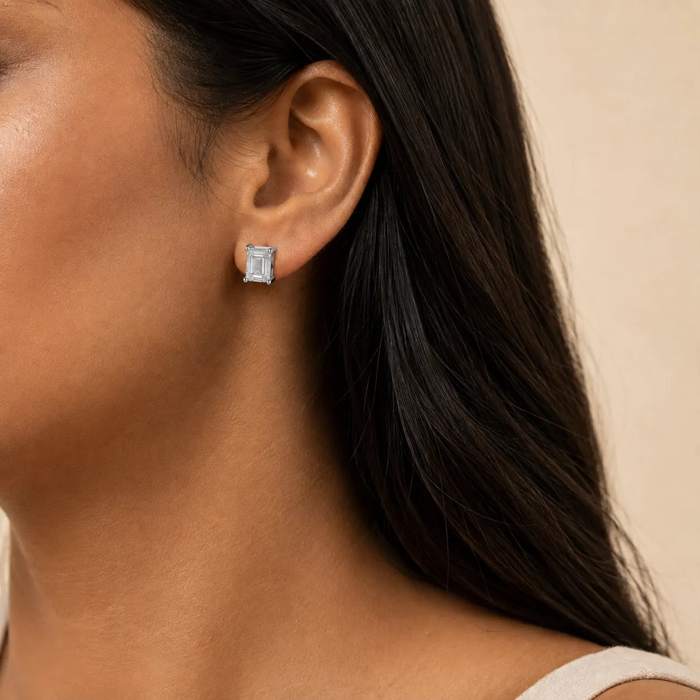 The Classic Brilliance Studs earring