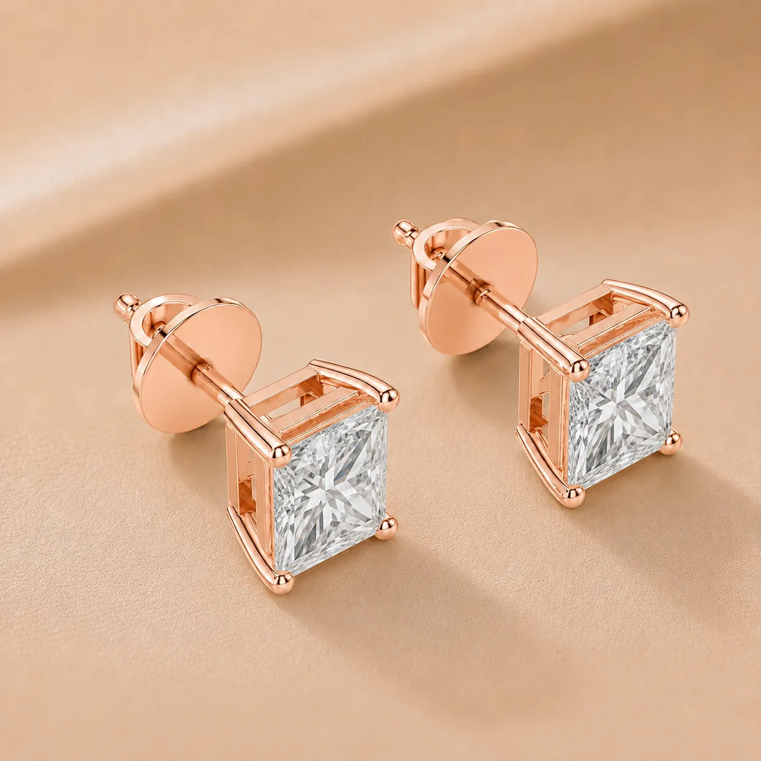 The Classic Brilliance Studs earring