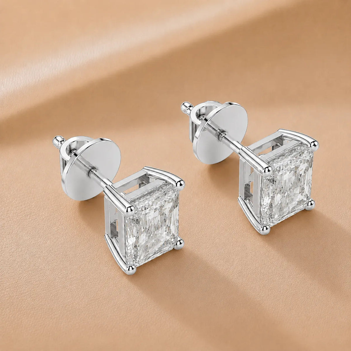 The Classic Brilliance Studs earring – Round (925 Sterling Silver)
