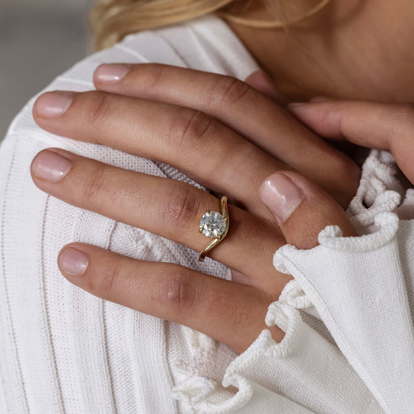 Round Brilliant Cut Labgrown Engagement Ring