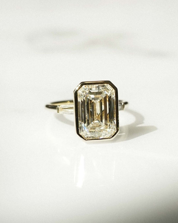 Emerald Cut Labgrown Engagement Ring