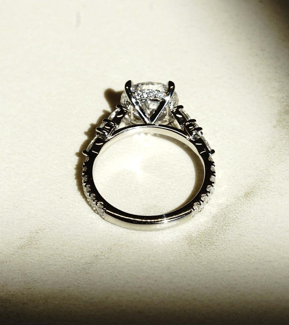 Round Brilliant Cut Labgrown Engagement Ring