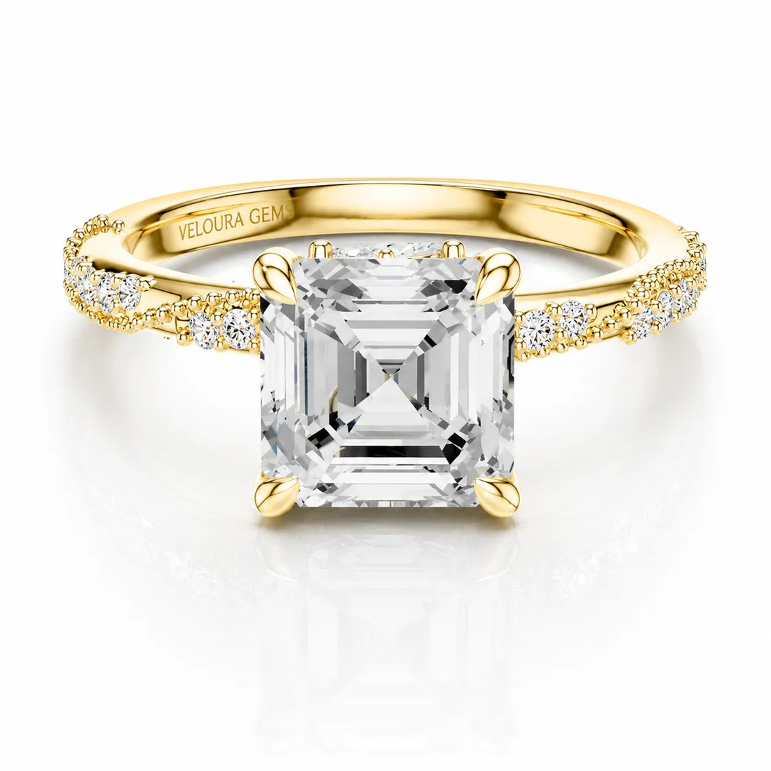 Classic Engagement Ring with Modern Luxury and Refined Beauty