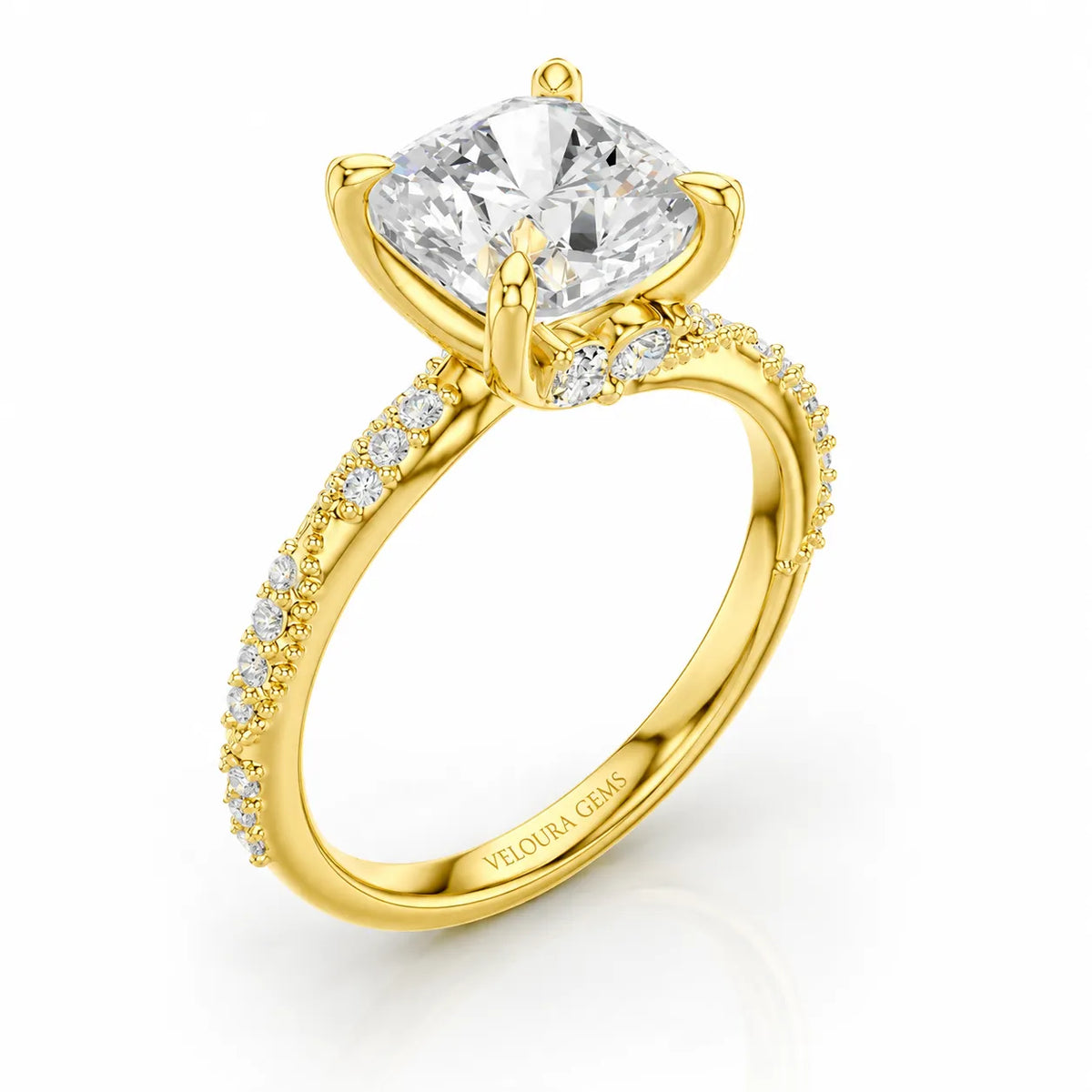 Classic Engagement Ring with Modern Luxury and Refined Beauty