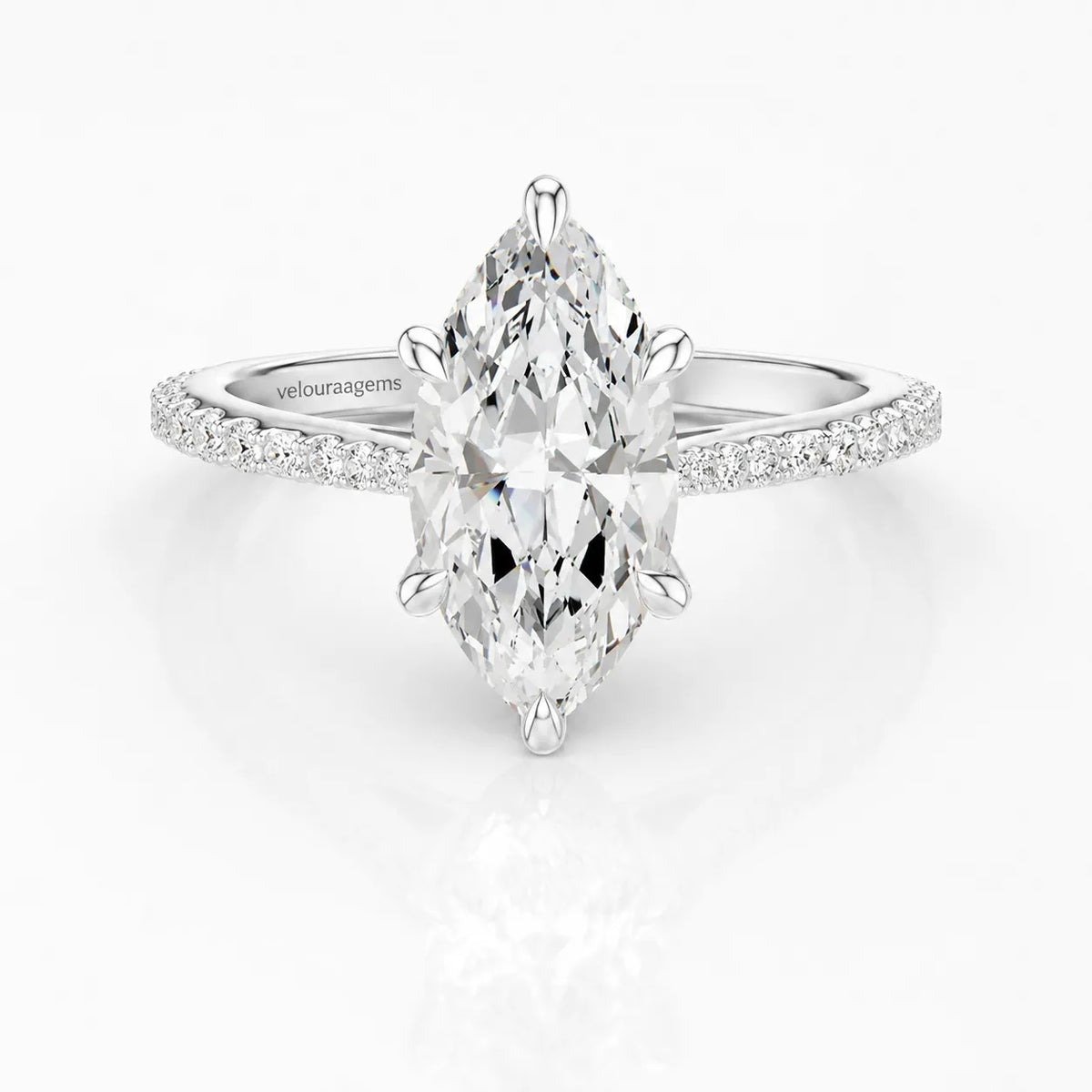 Classic Engagement Ring with Modern Luxury and Refined Beauty