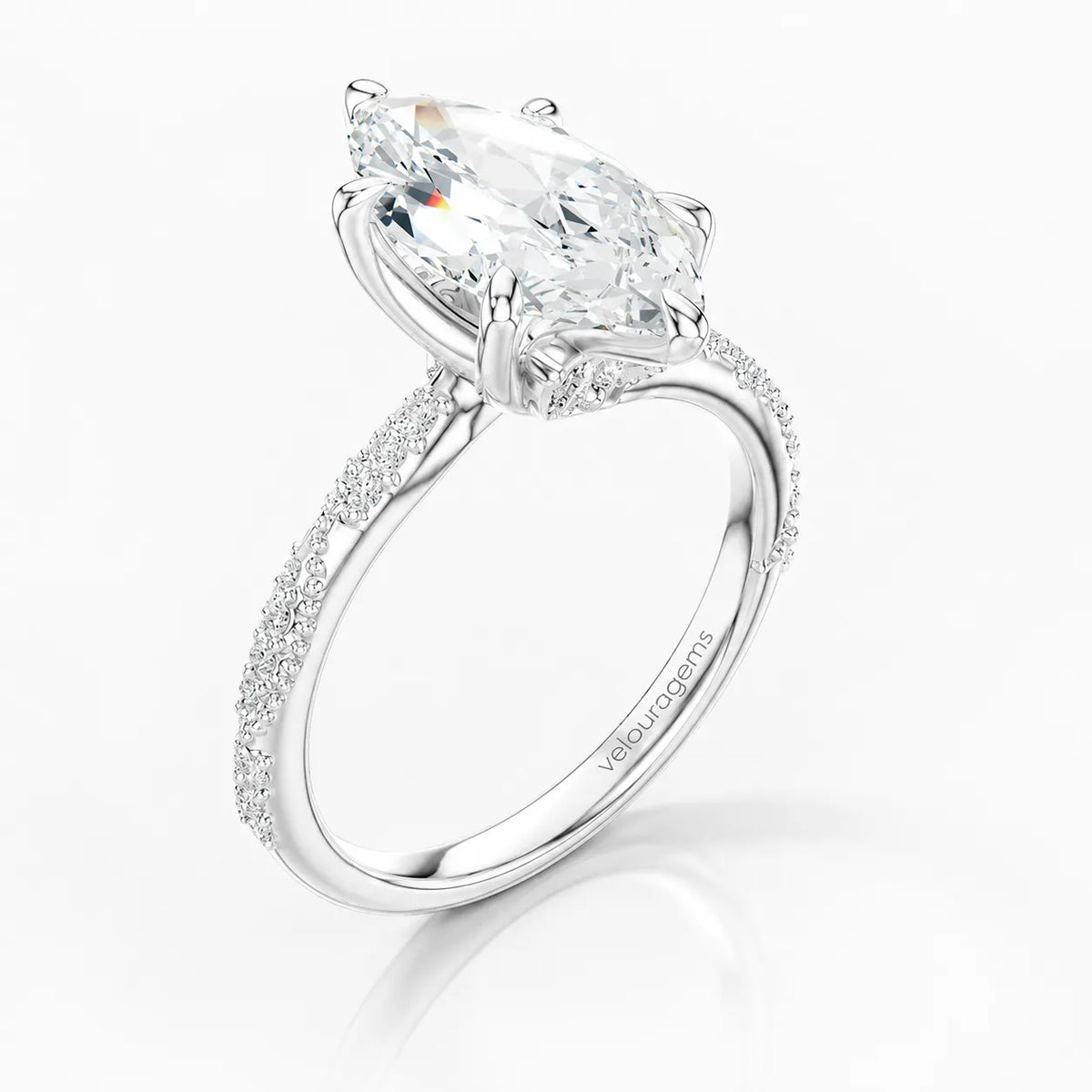 Classic Engagement Ring with Modern Luxury and Refined Beauty