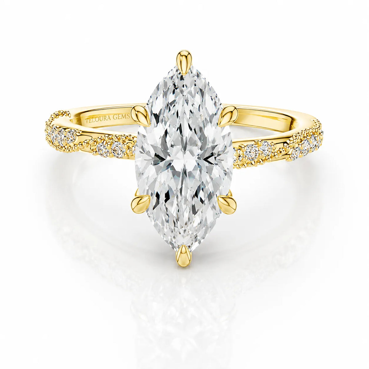 Classic Engagement Ring with Modern Luxury and Refined Beauty