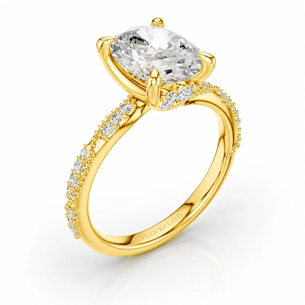 Classic Engagement Ring with Modern Luxury and Refined Beauty
