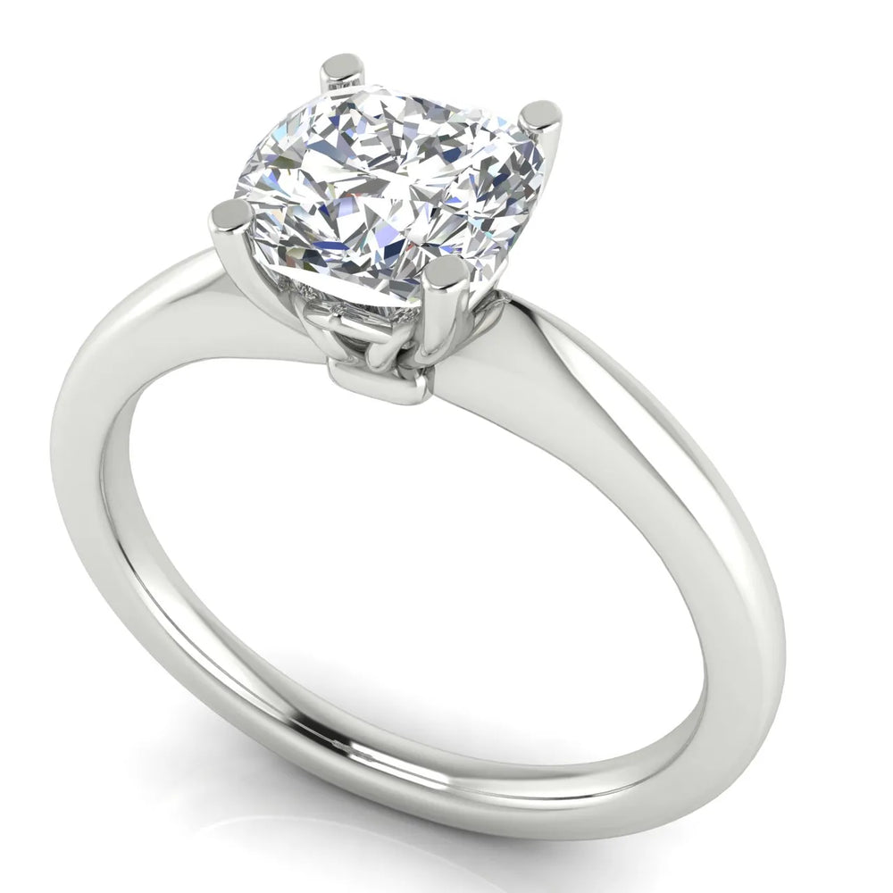 Elegant Solitaire Ring with Timeless Appeal