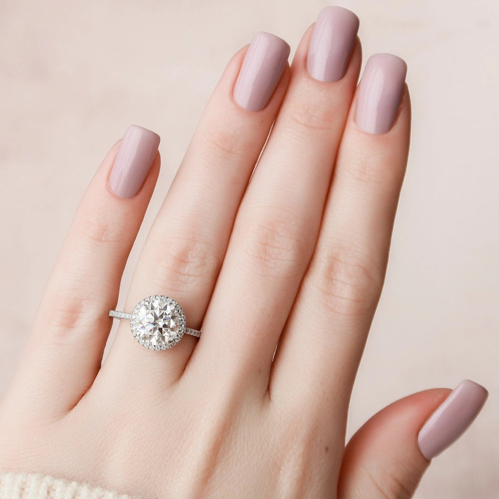 Round Brilliant Cut Labgrown Engagement Ring