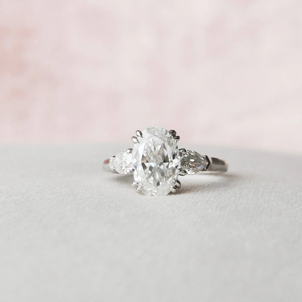 Oval Cut Labgrown Engagement Ring