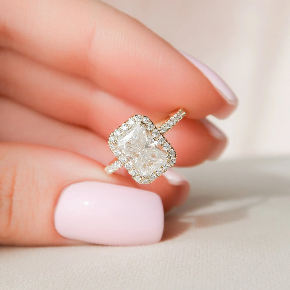 Radiant Cut Labgrown Engagement Ring
