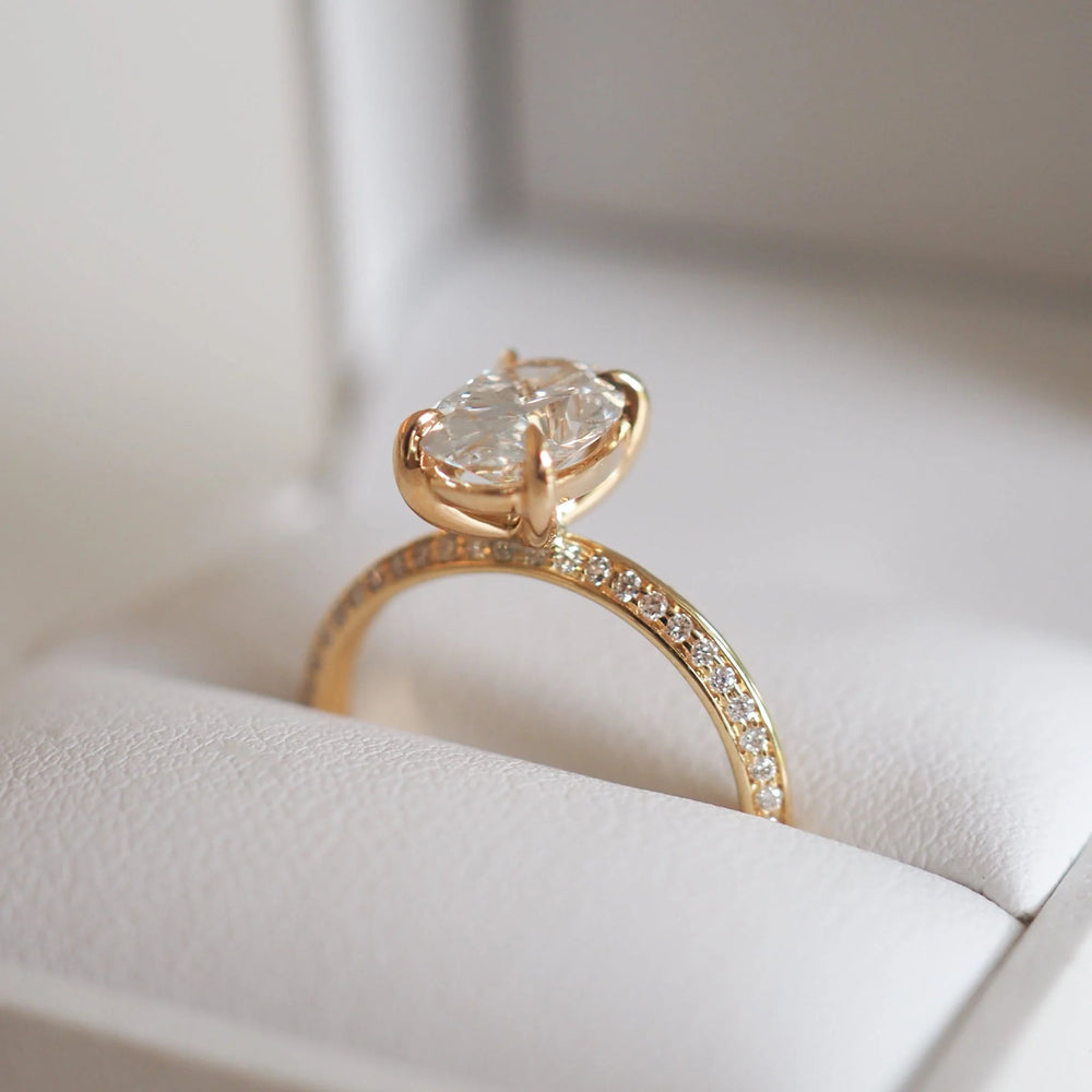 Oval Cut Labgrown Engagement Ring