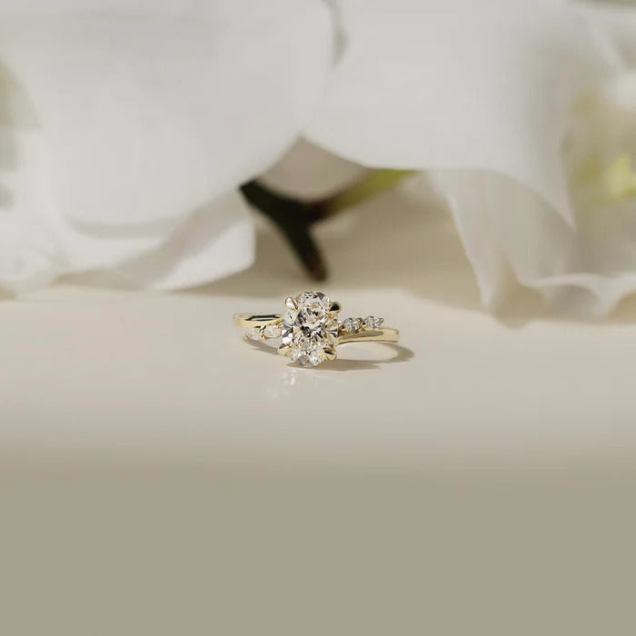 Oval Cut Labgrown Engagement Ring