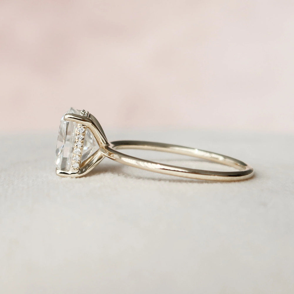 Cushion Cut Labgrown Engagement Ring