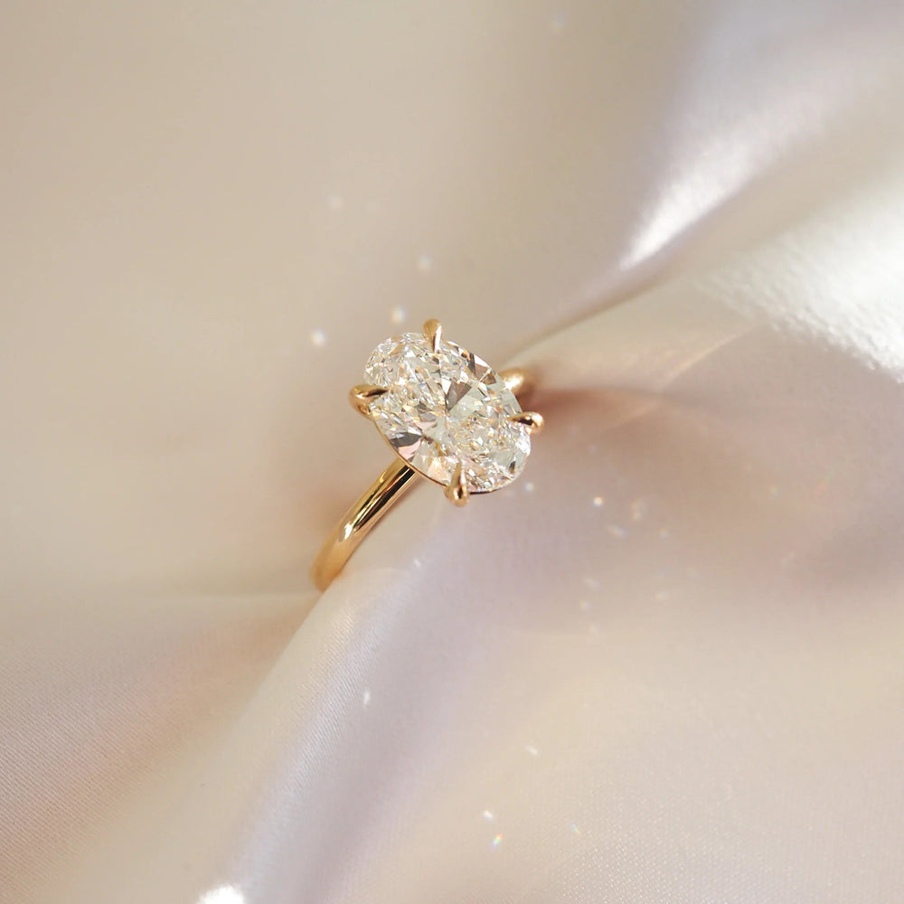 Oval Cut Labgrown Engagement Ring