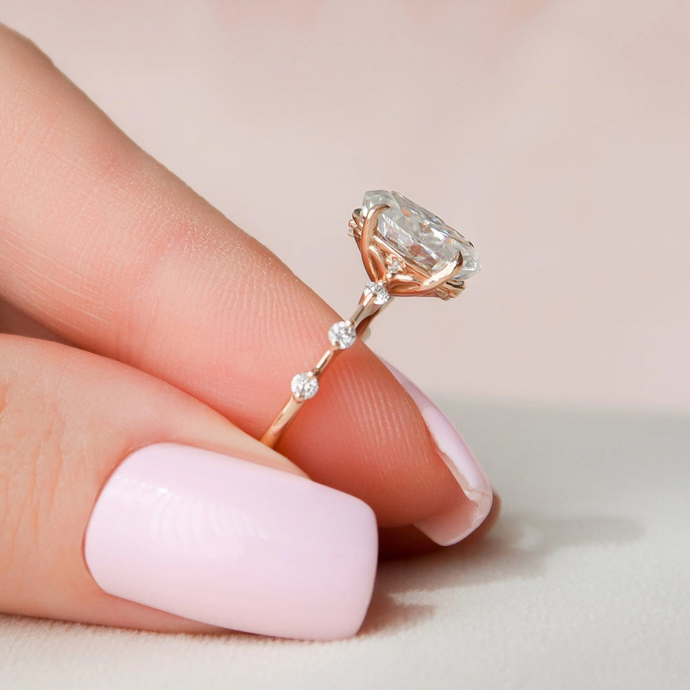 Oval Cut Labgrown Engagement Ring