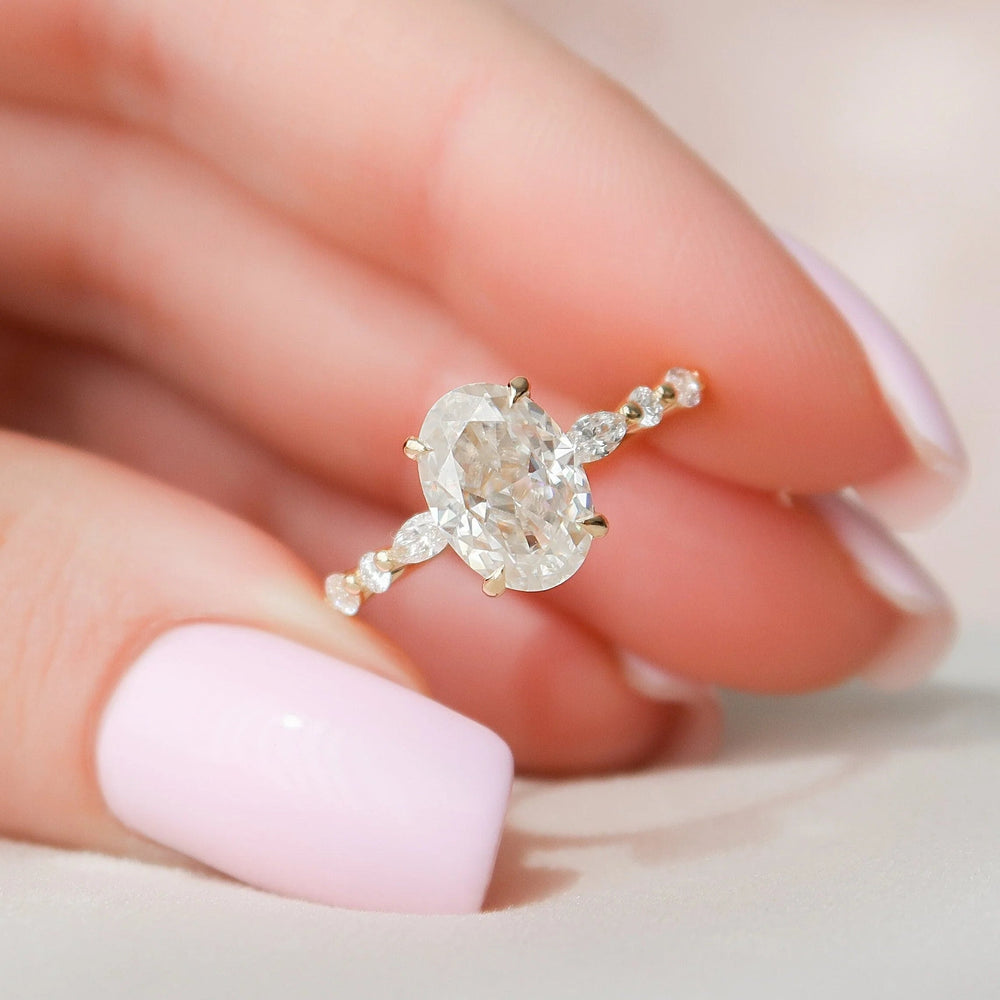 Oval Cut Labgrown Engagement Ring