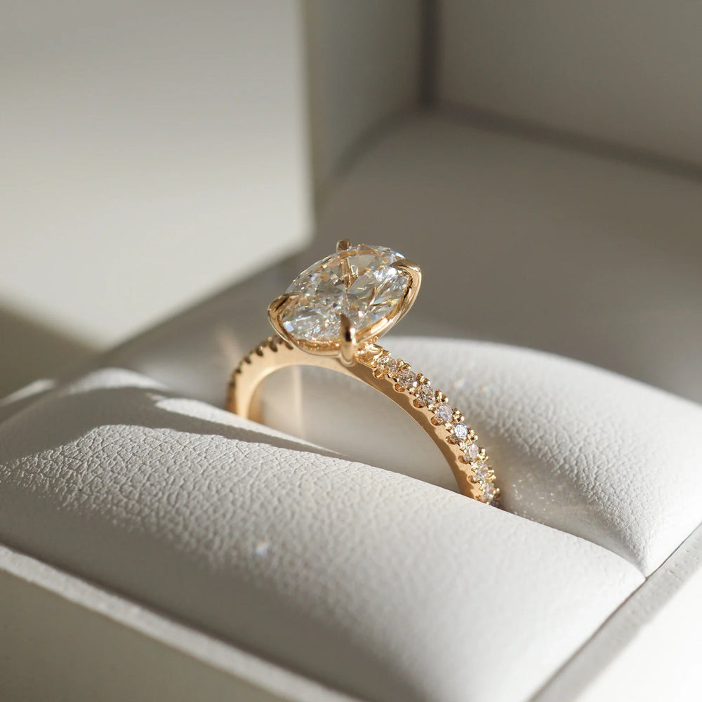 Oval Cut Labgrown Engagement Ring,