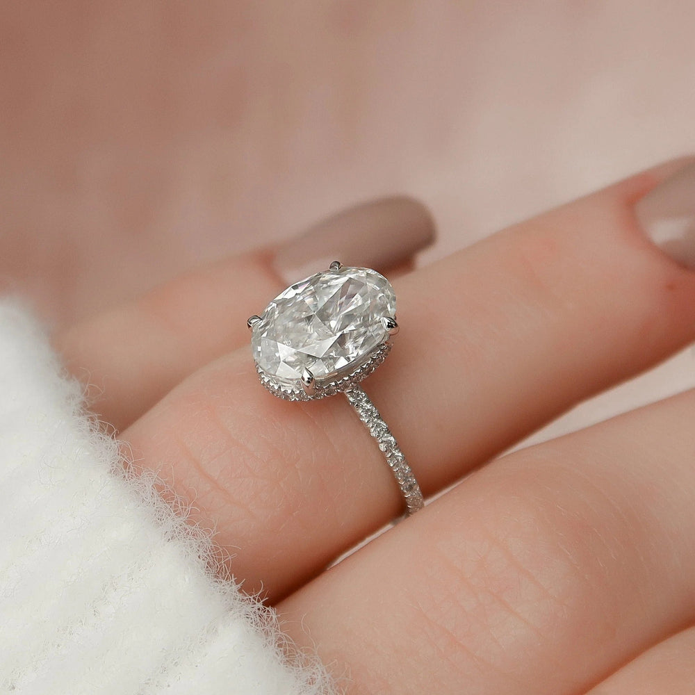 Oval Cut Labgrown Engagement Ring
