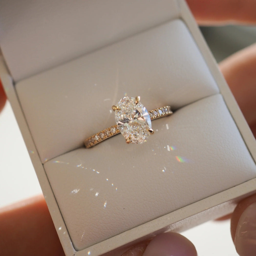 Oval Cut Labgrown Engagement Ring,