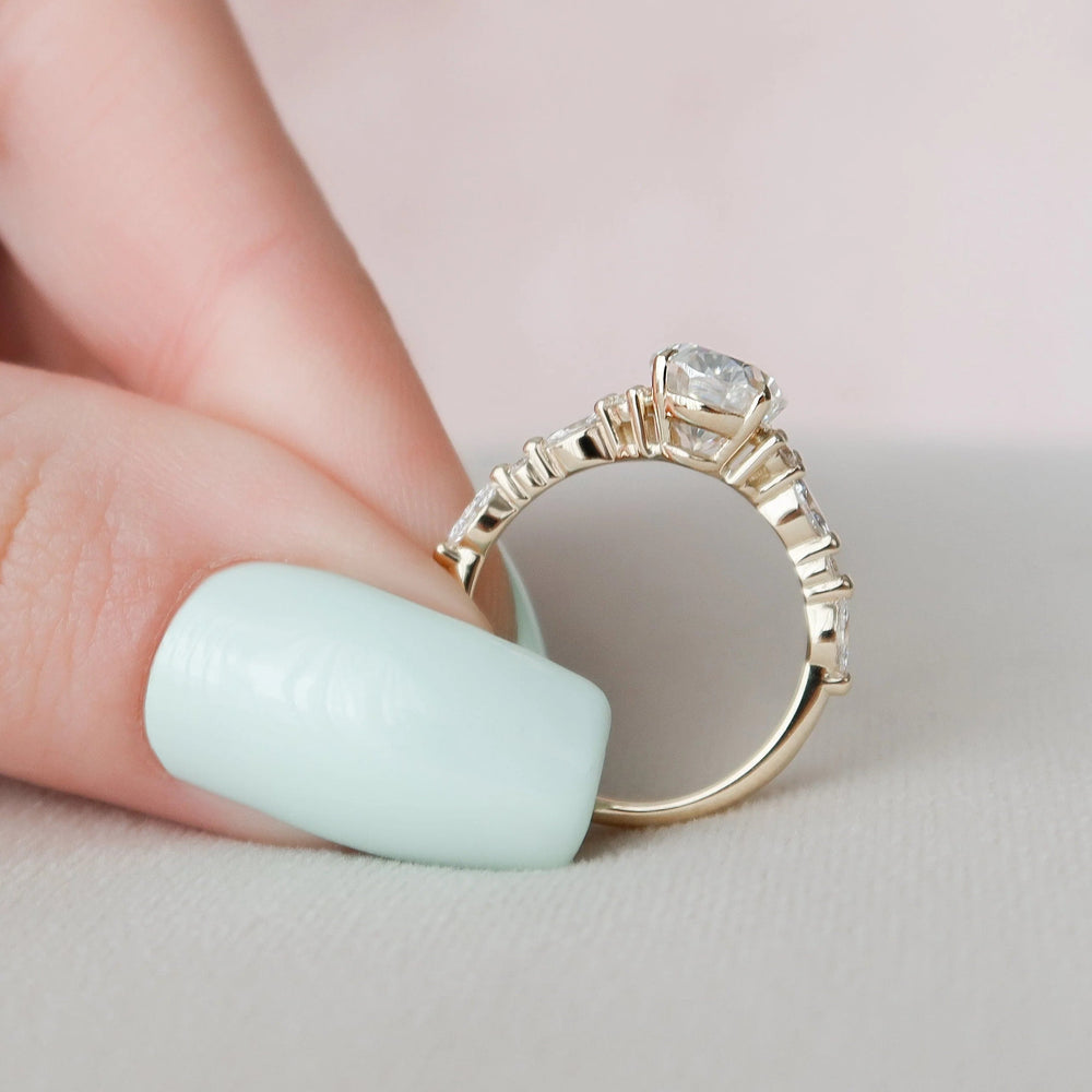 Oval Cut Labgrown Engagement Ring